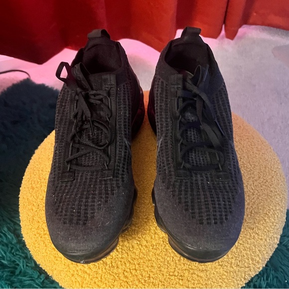 SOLD - Nike Vapormax 2021 - Triple Black - Size 9M - Picture 3 of 8